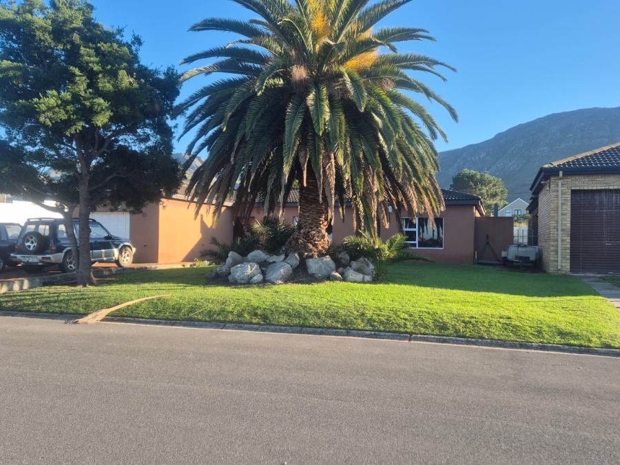 3 Bedroom Property for Sale in Heuningkloof Western Cape